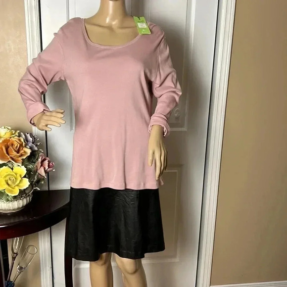 DOLCEZZA MONTREAL  L pink long sleeve sweater with boat round neck, super soft. - Picture 4 of 13